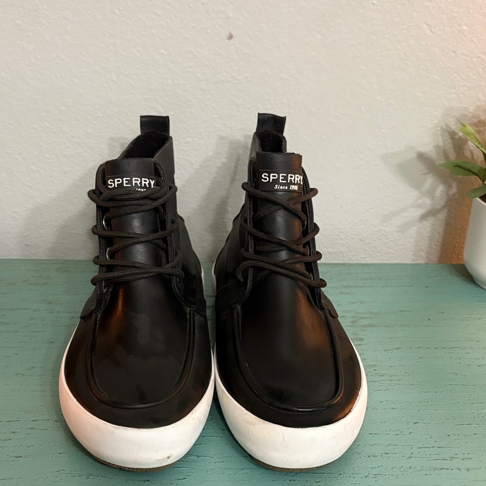 Sperry Men's Black and White Sneakers SZ 8 box 114